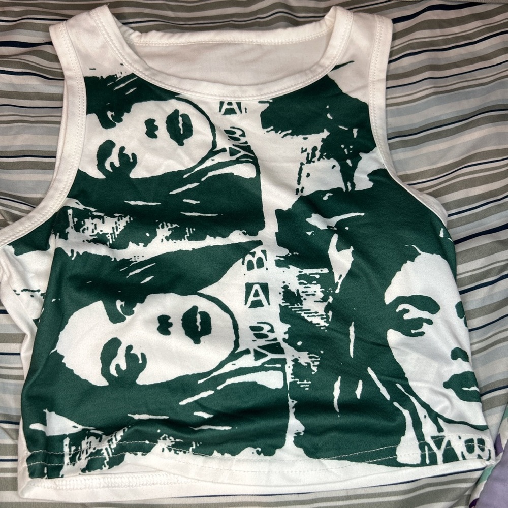 graphic crop top